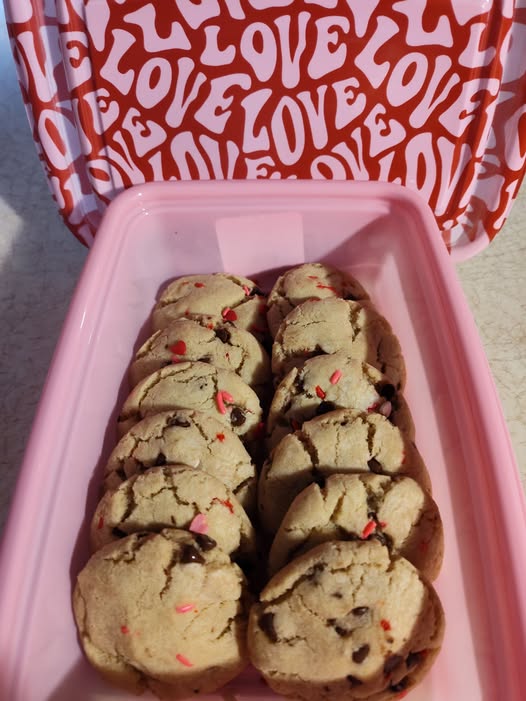 Sourdough Discard Valentine Chocolate Chip Cookies